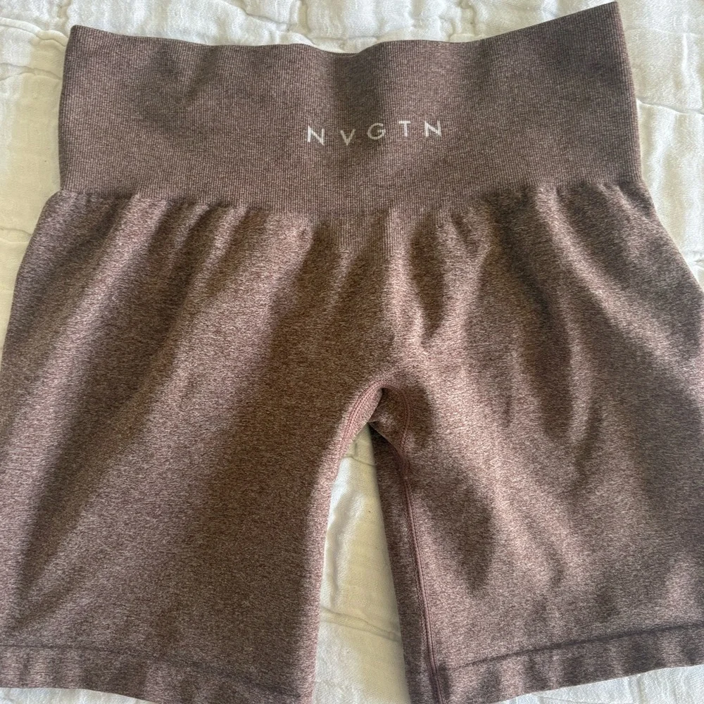 NVGTN High-Rise Bike Shorts in Heathered Brown